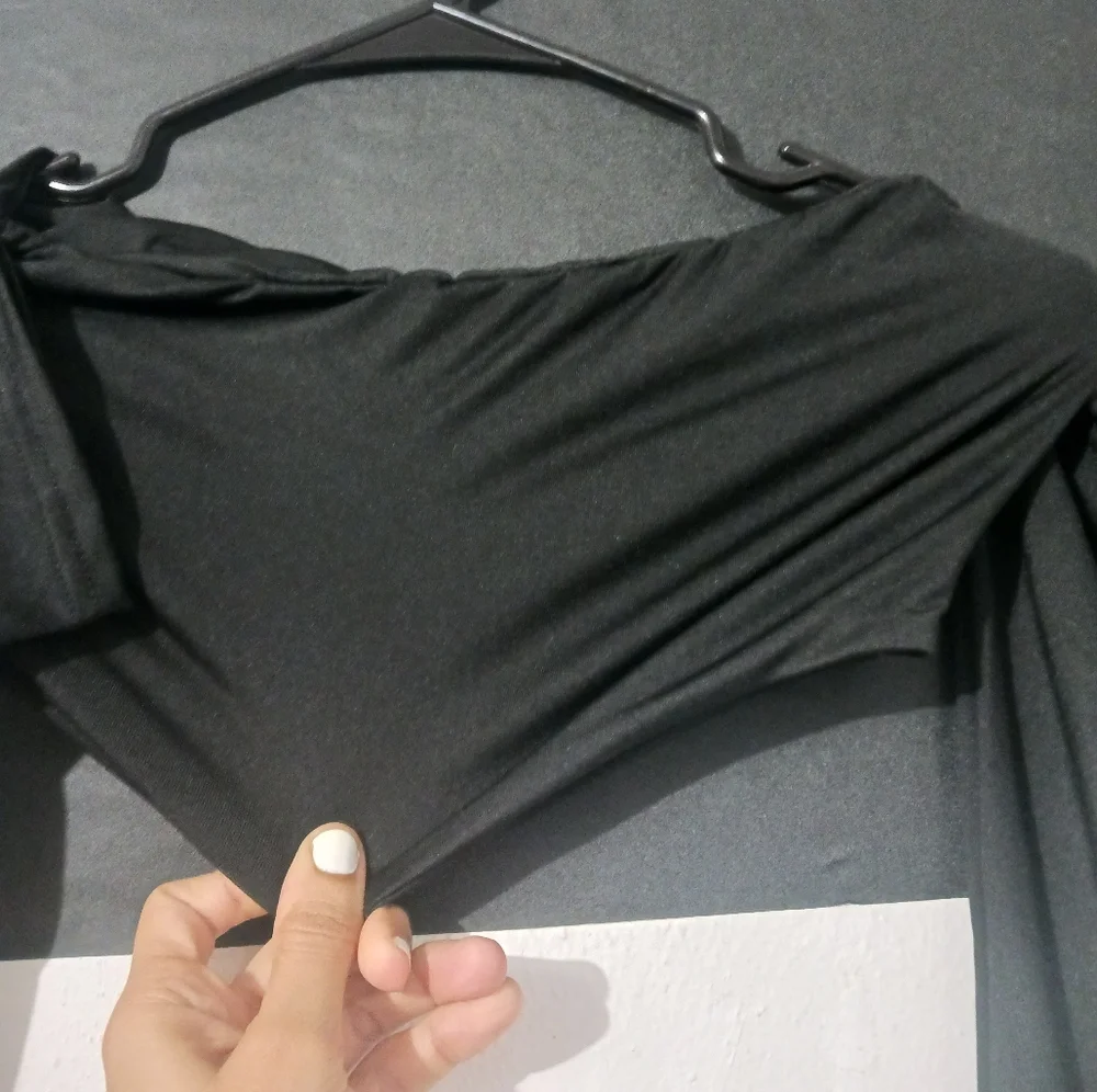 Bundle of Women stretchable off shoulder long sleeve tops - Picture 11 of 12